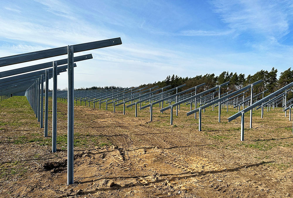 The photo shows the substructure of the solar power plant Borrentin