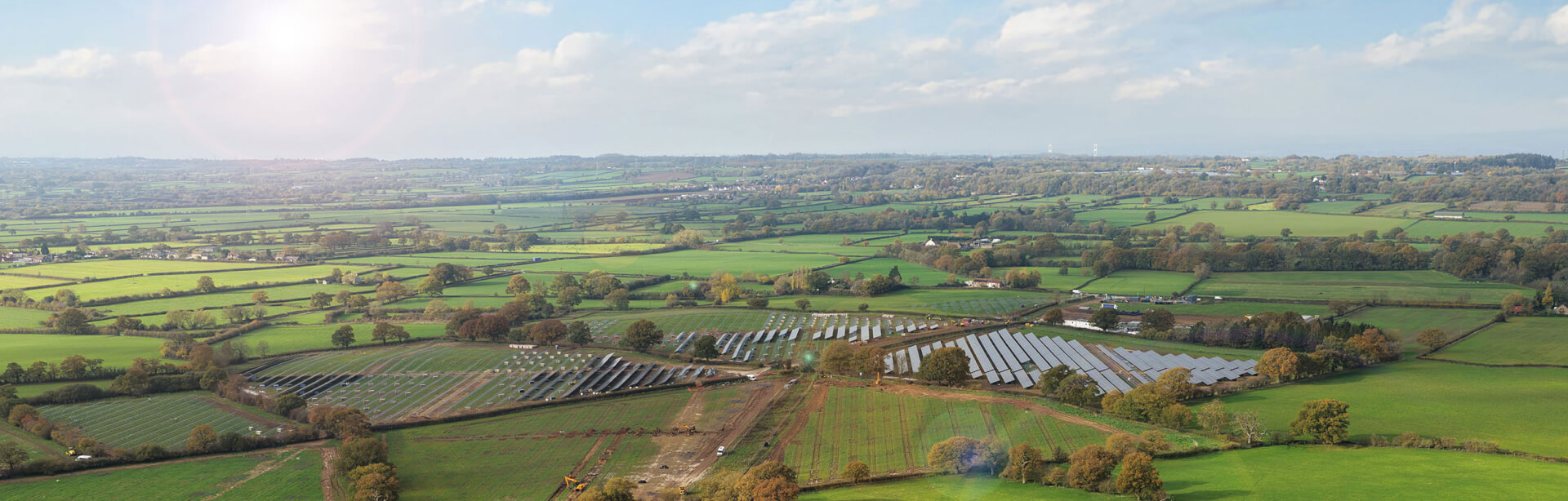 Header image of the construction site of a current BELECTRIC utility-scale solar project in the United Kingdom