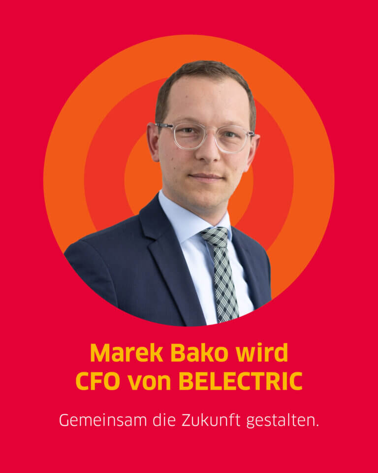 Eine rote Grafik mit einem Portraitfoto von Marek Bako. Darunter steht "Marek Bako wird CFO von BELECTRIC. Gemeinsam die Zukunft gestalten."